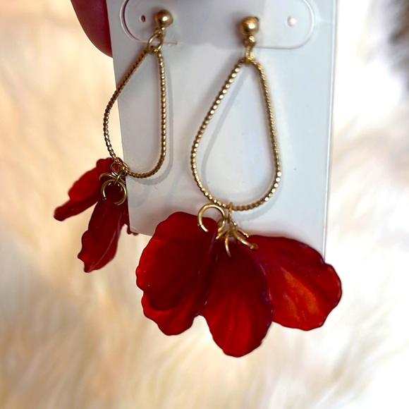 New Francesca red flower gold earrings dangle - Picture 2 of 2